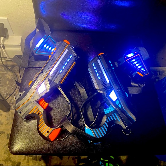 2X Squad Hero Rechargeable Laser Tag Set for Kids, Teens & Adults - Guns & Vests - Picture 1 of 13